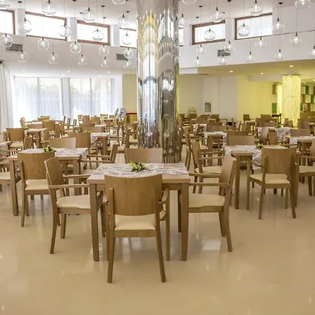 Grand Sunny 4* Napospart