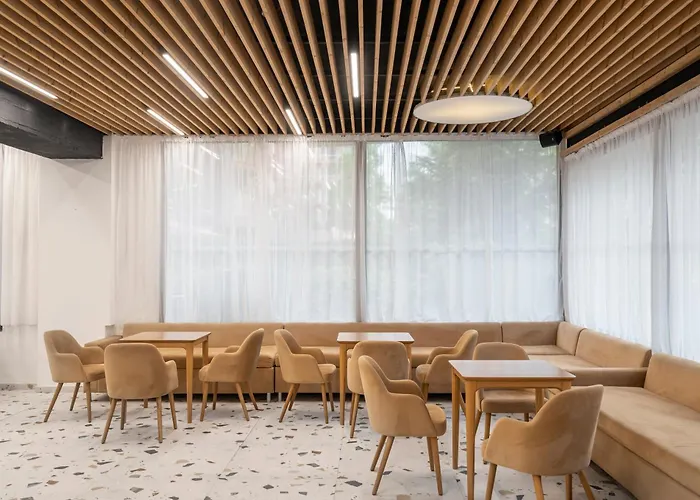 Grand Sunny מלון